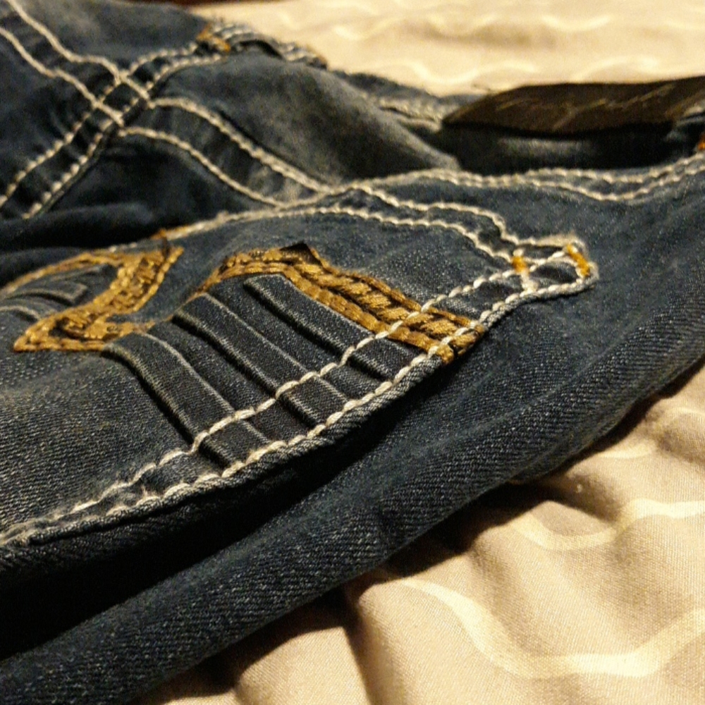 True Luck Regular Fit